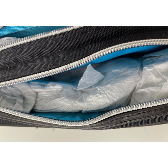 Metro Black Toiletry Case 3 Zip Kit Blue Interior - Picture 8 of 12